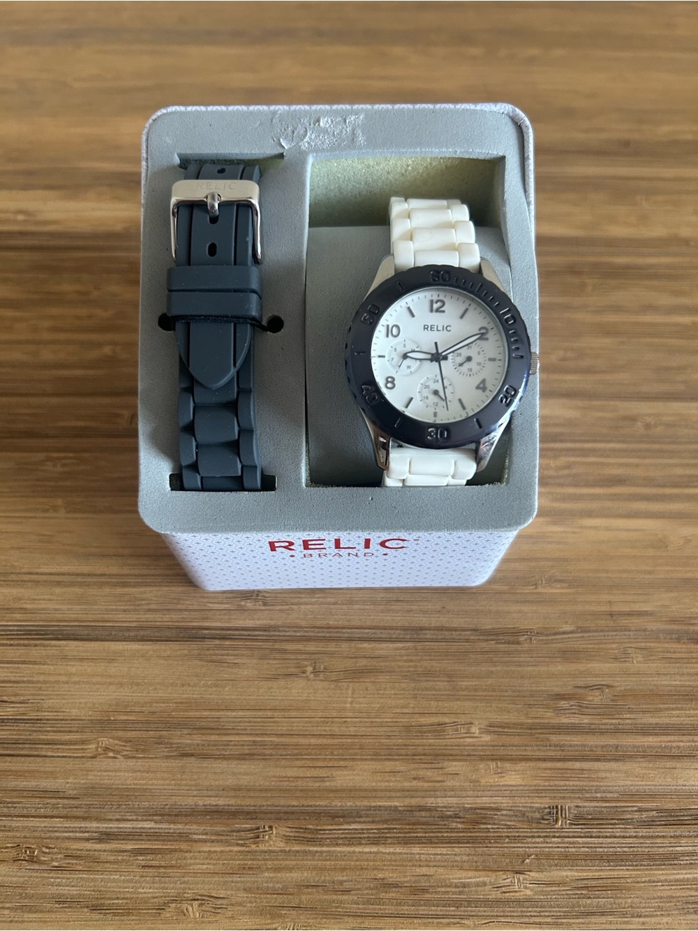RELIC black and white sporty women’s 2-piece watch set